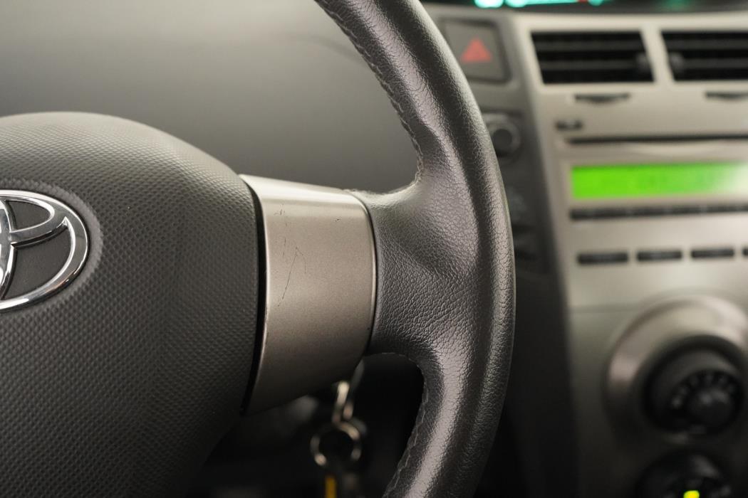 TOYOTA Yaris 2009