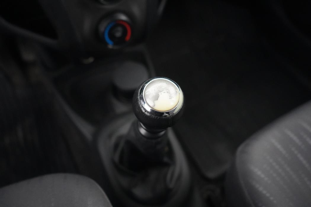 TOYOTA Yaris 2009