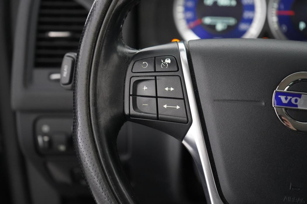 VOLVO XC60 2012