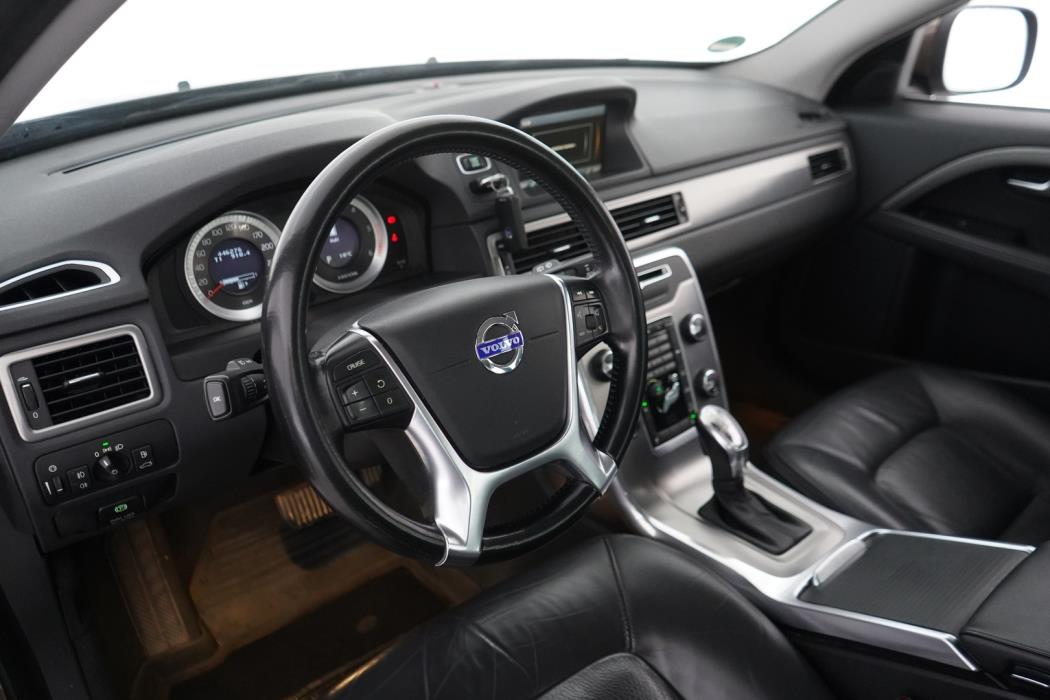 VOLVO XC70 2012