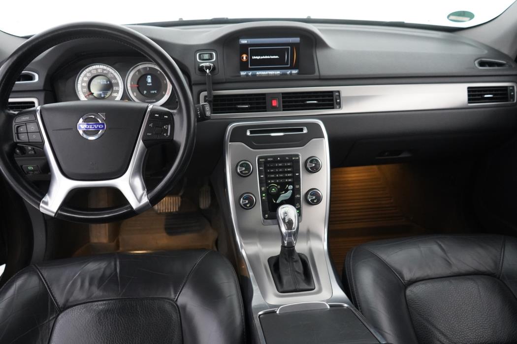 VOLVO XC70 2012