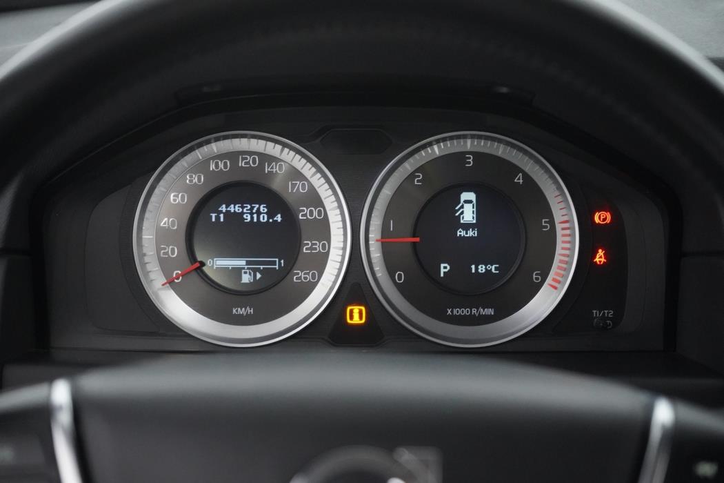 VOLVO XC70 2012