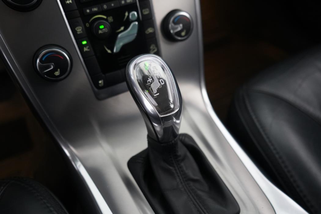 VOLVO XC70 2012