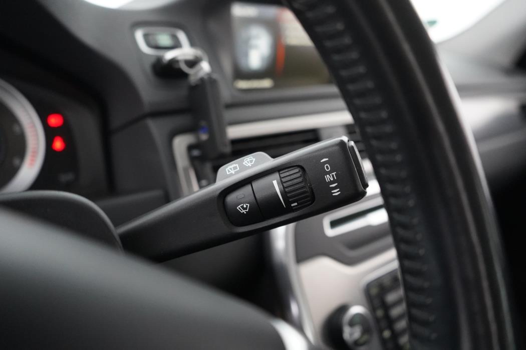 VOLVO XC70 2012