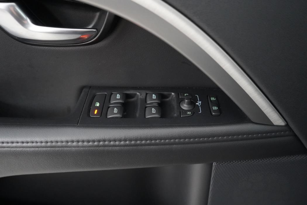 VOLVO XC70 2012