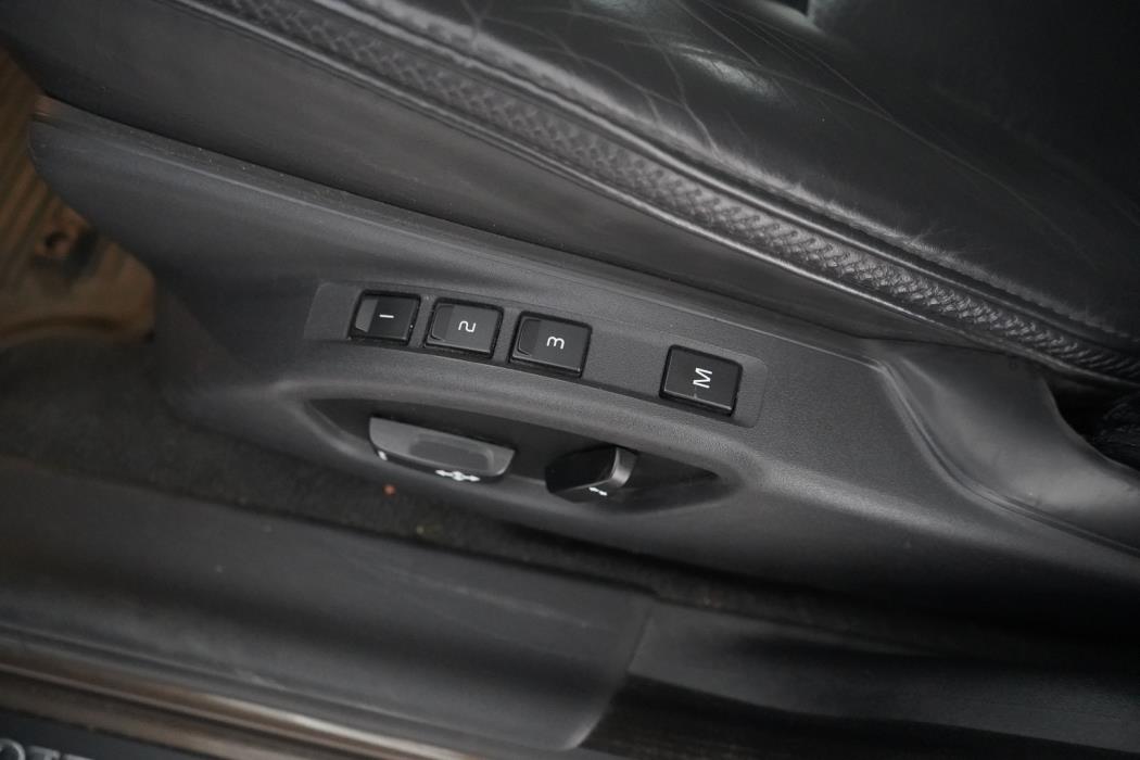 VOLVO XC70 2012