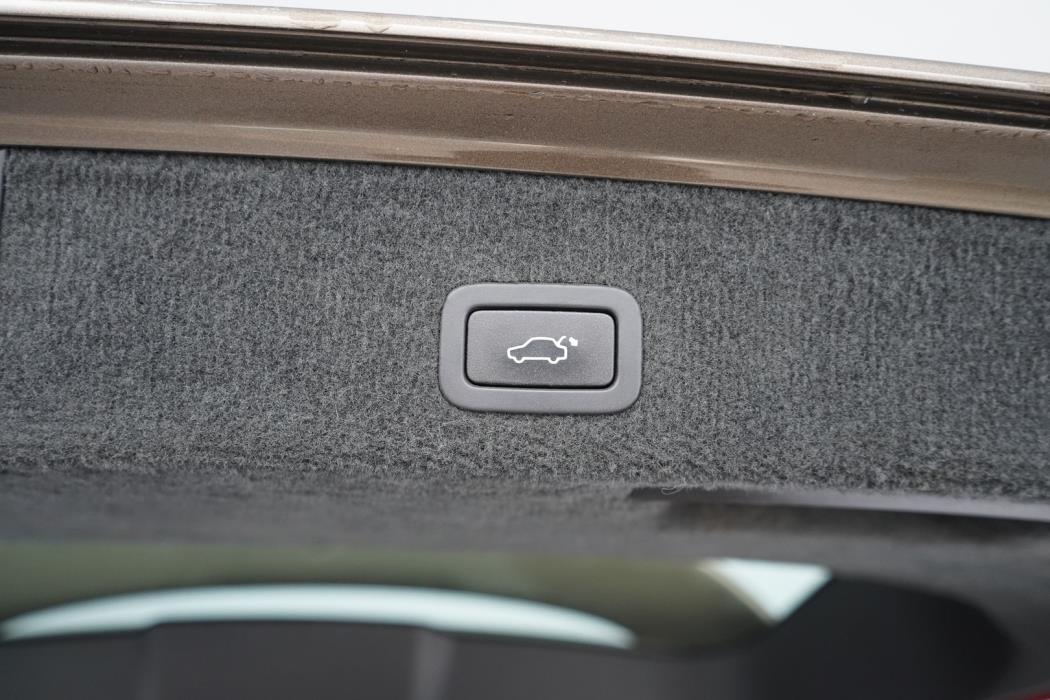 VOLVO XC70 2012