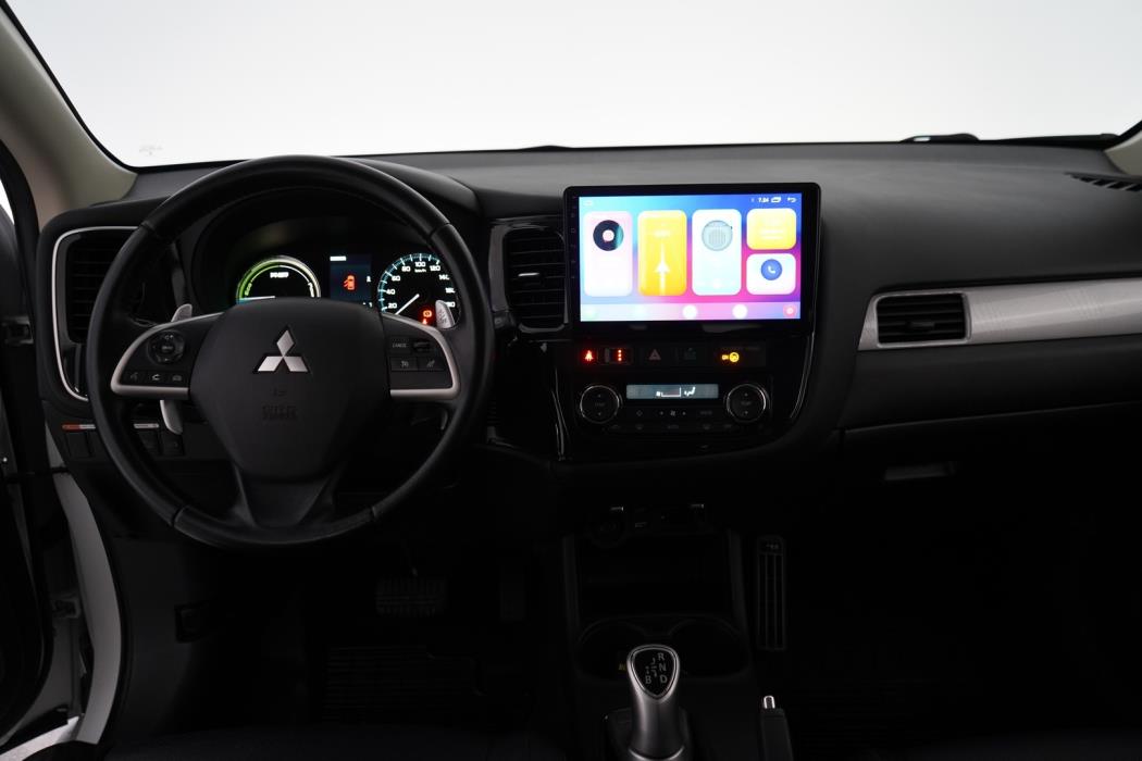 MITSUBISHI Outlander PHEV 2014