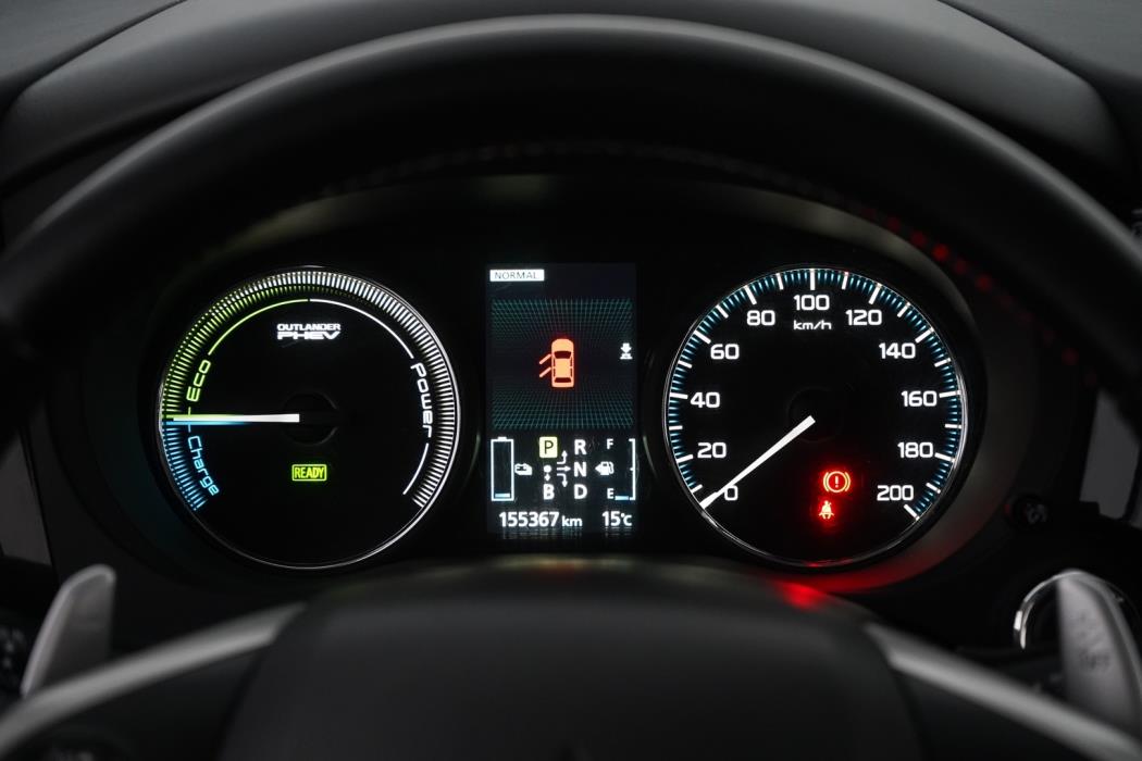 MITSUBISHI Outlander PHEV 2014