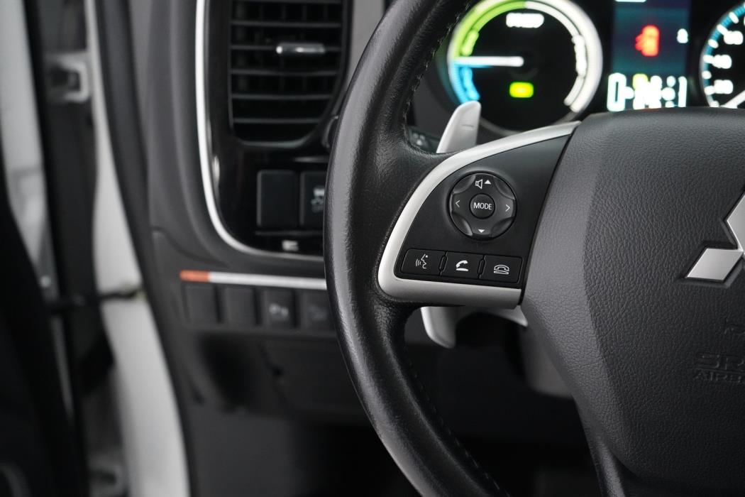 MITSUBISHI Outlander PHEV 2014