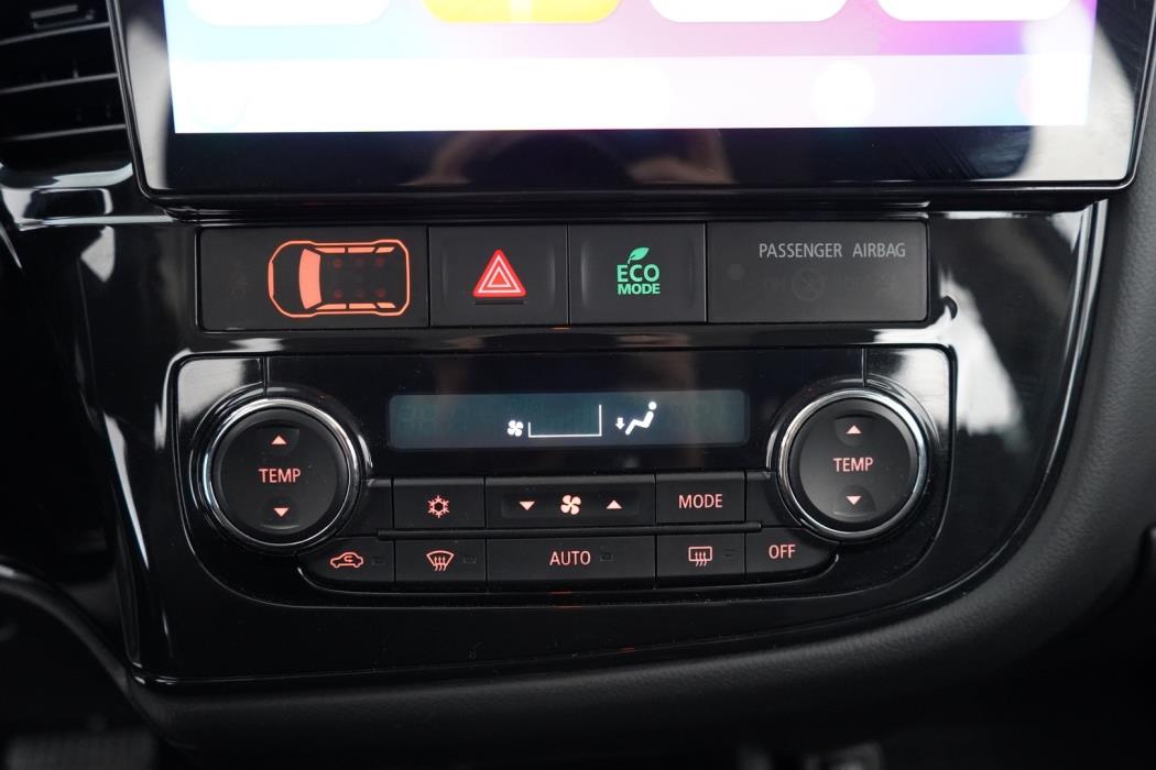 MITSUBISHI Outlander PHEV 2014