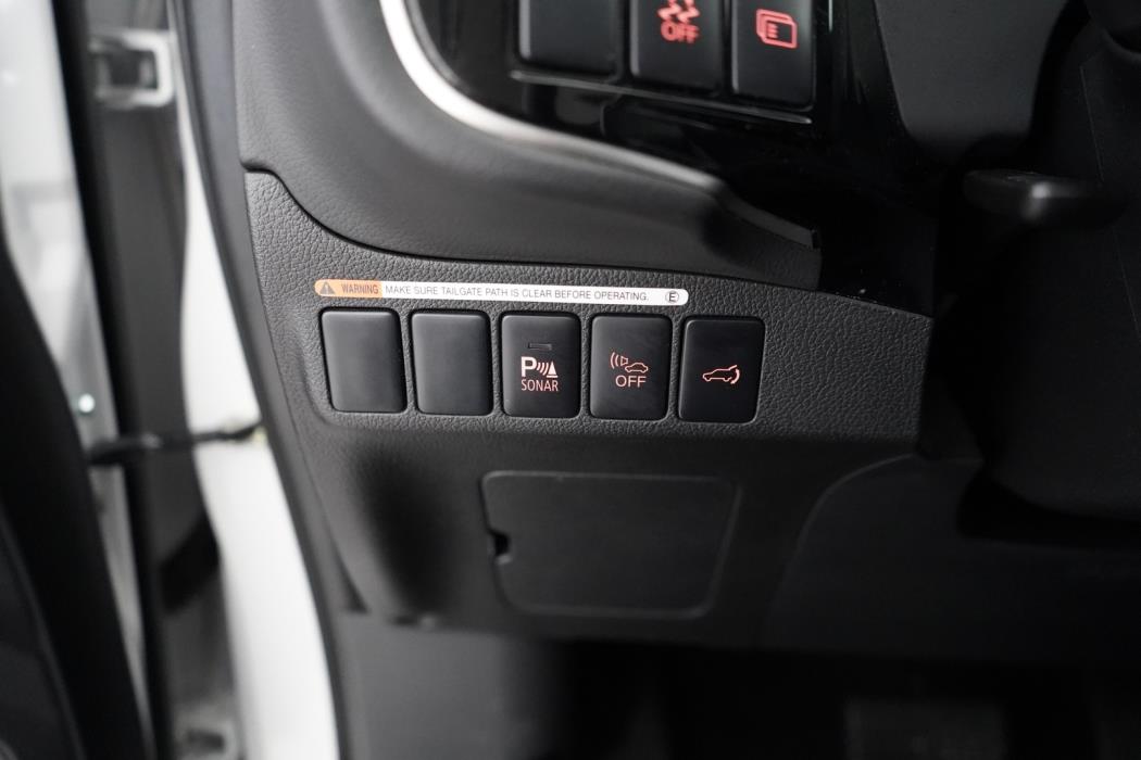 MITSUBISHI Outlander PHEV 2014