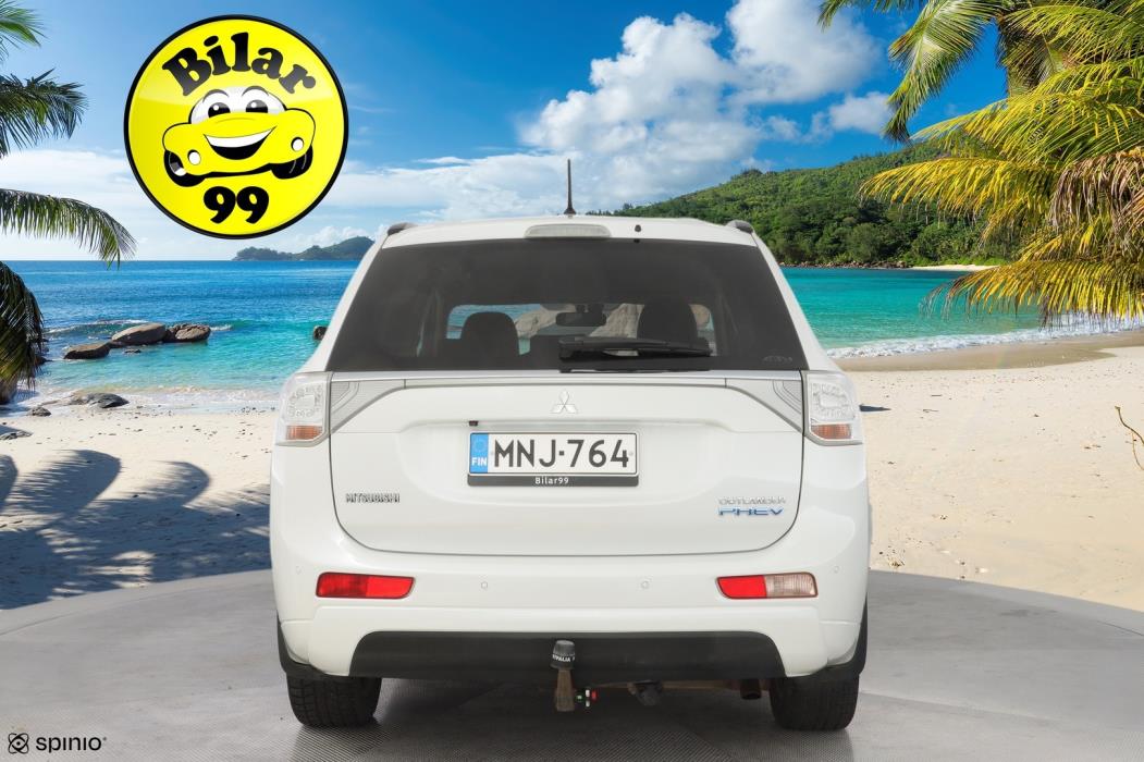 MITSUBISHI Outlander PHEV 2014