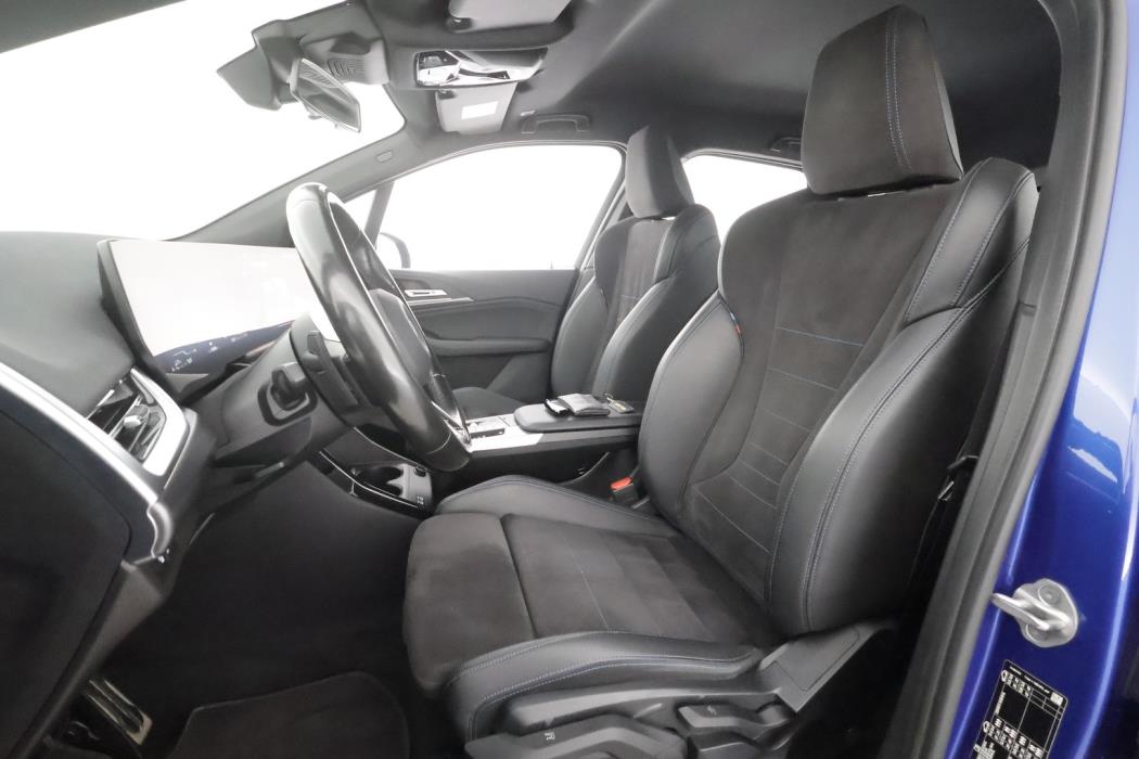 BMW 225 2023