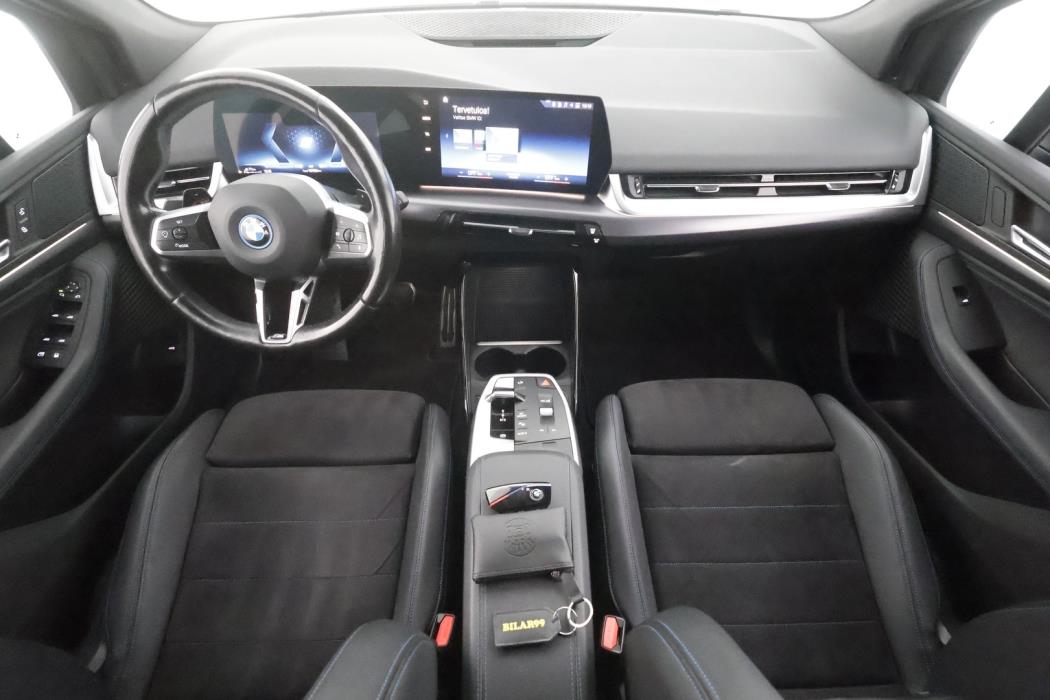 BMW 225 2023