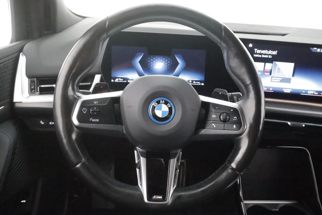 BMW 225 2023