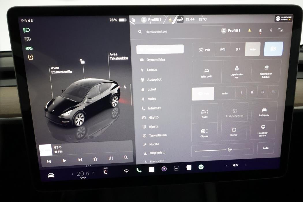 TESLA Model Y 2023