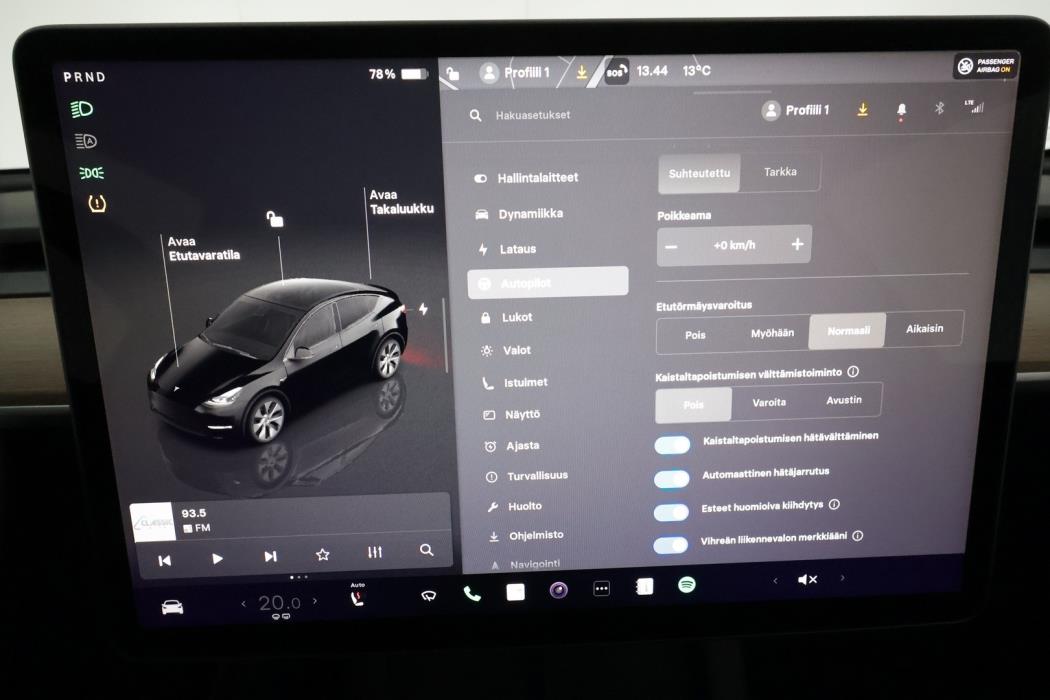 TESLA Model Y 2023