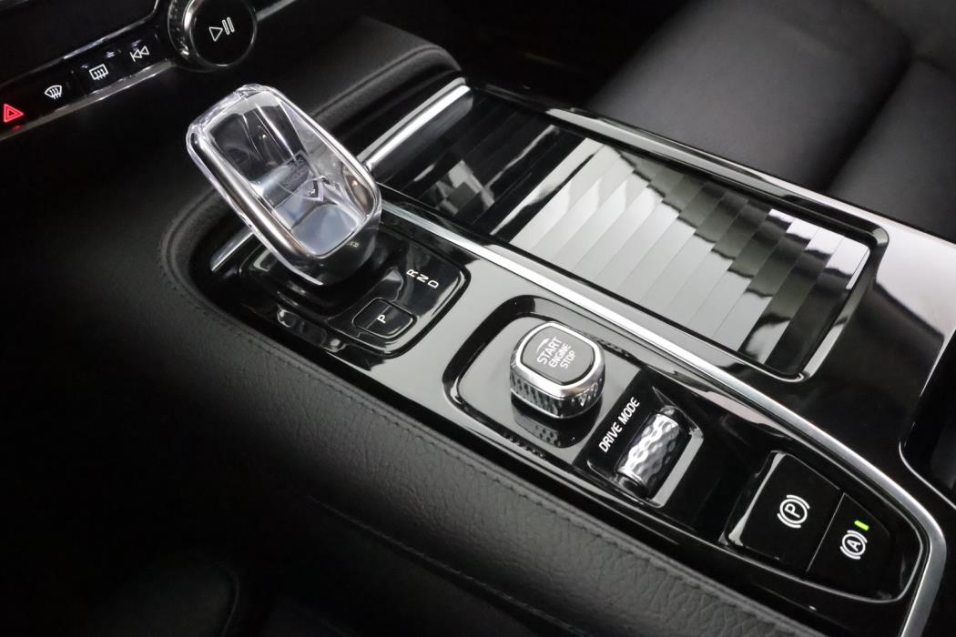 VOLVO V60 2021