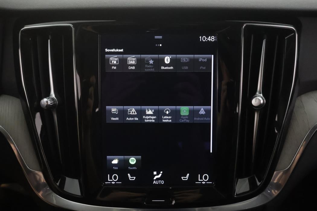 VOLVO V60 2021