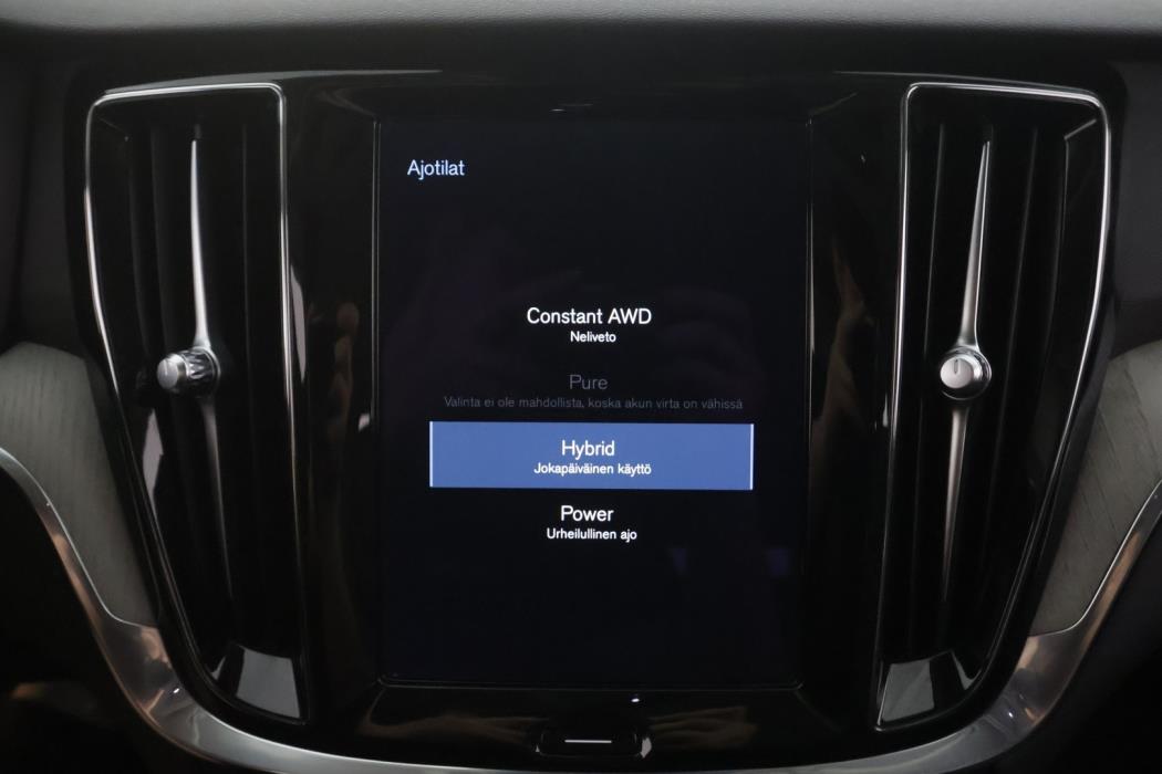 VOLVO V60 2021