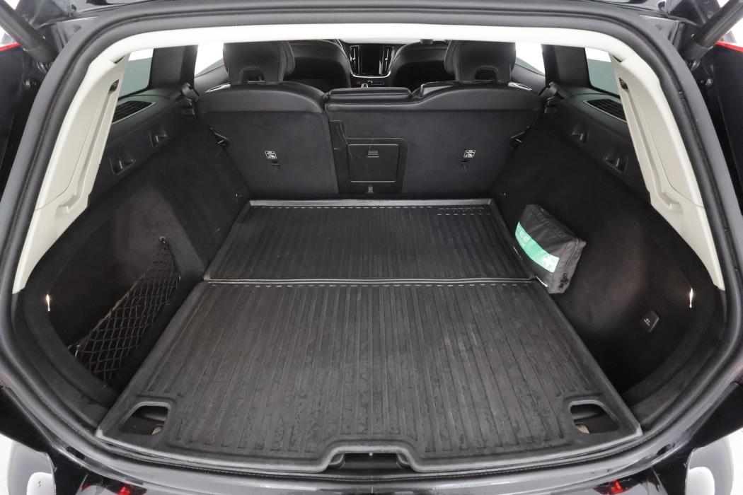 VOLVO V60 2021