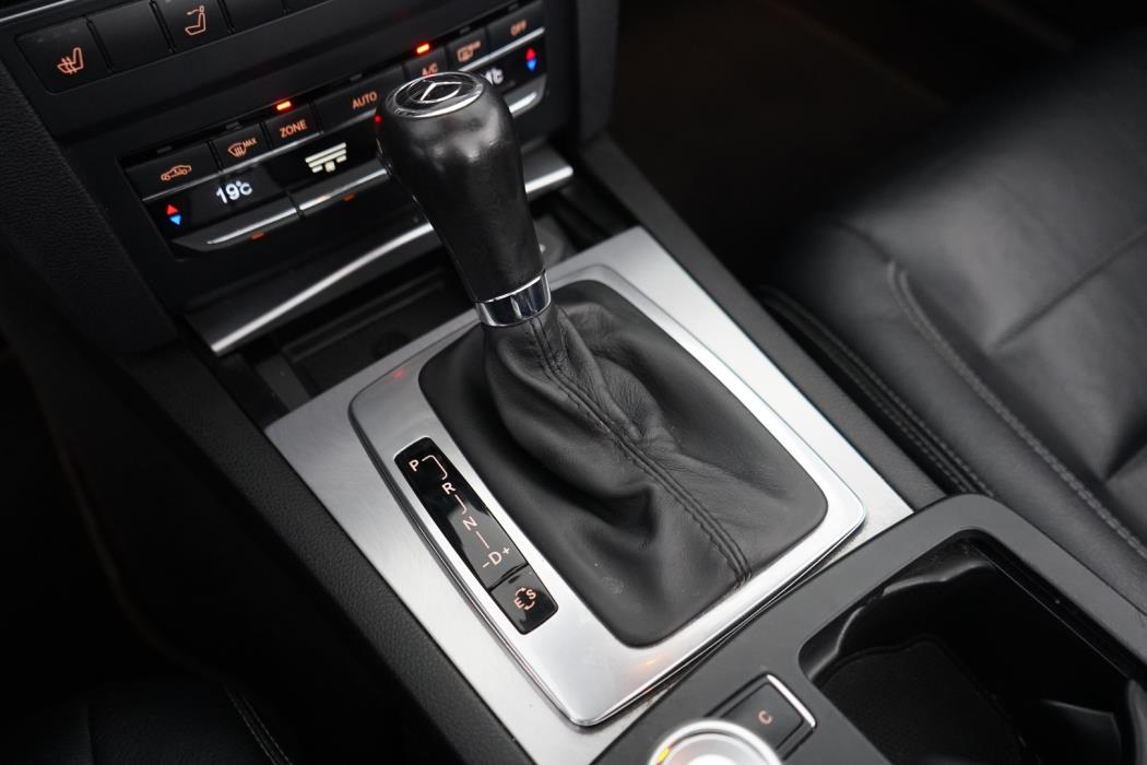 MERCEDES-BENZ E 2010