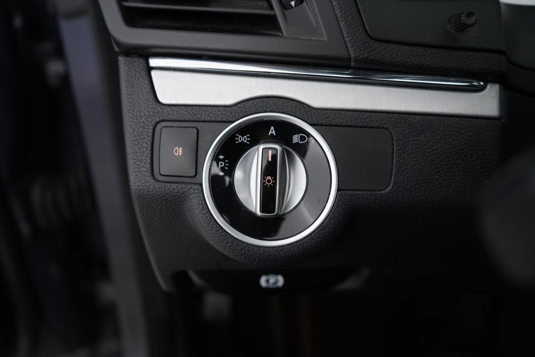 MERCEDES-BENZ E 2010