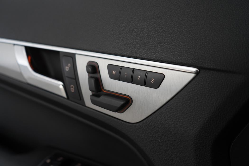 MERCEDES-BENZ E 2010