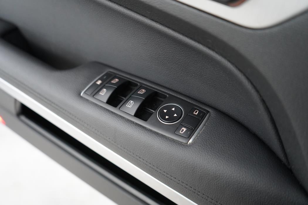 MERCEDES-BENZ E 2010