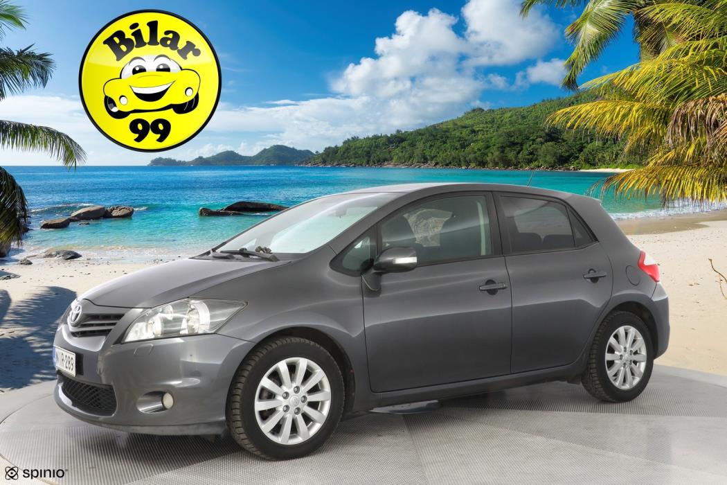 TOYOTA Auris 2012
