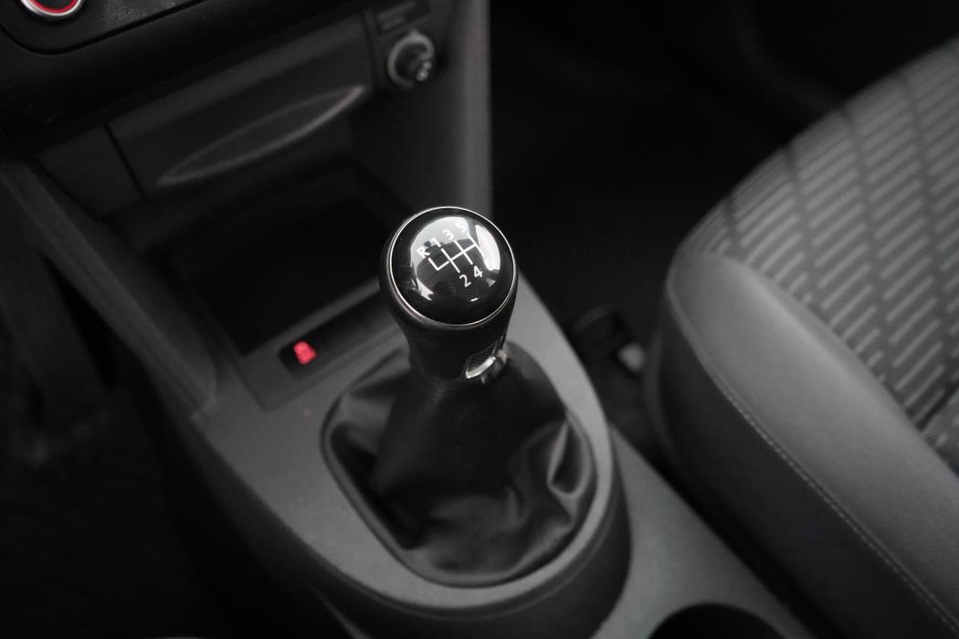 VOLKSWAGEN Caddy 2014