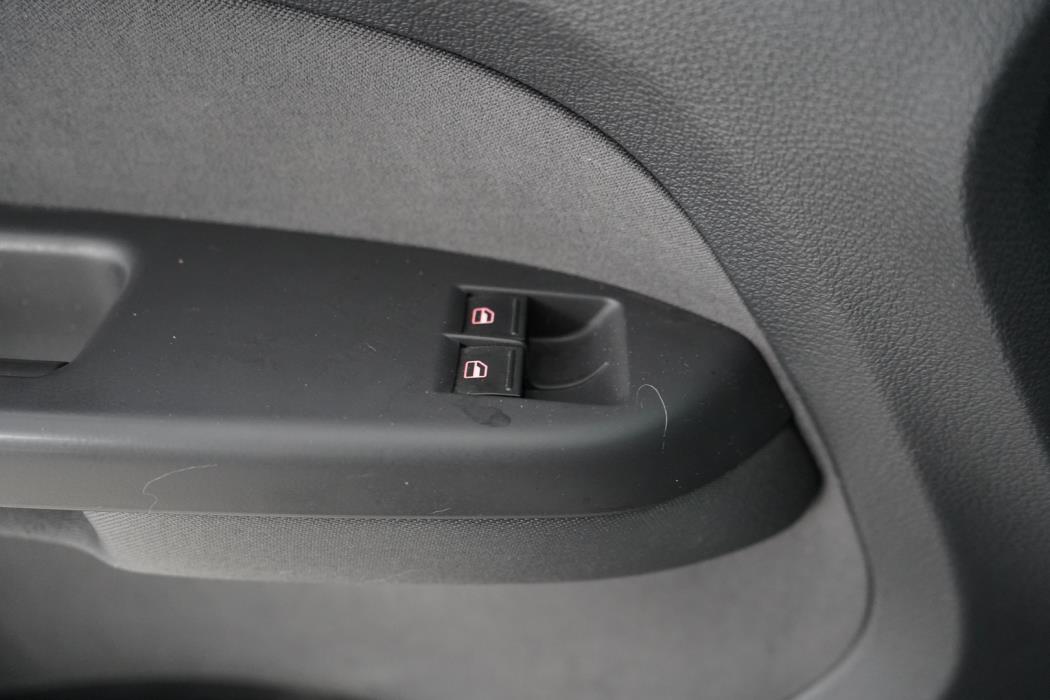 VOLKSWAGEN Caddy 2014