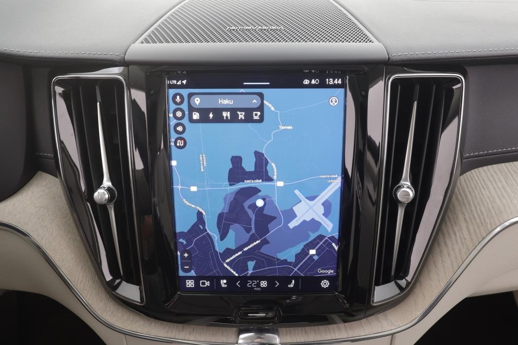 VOLVO XC60 2022