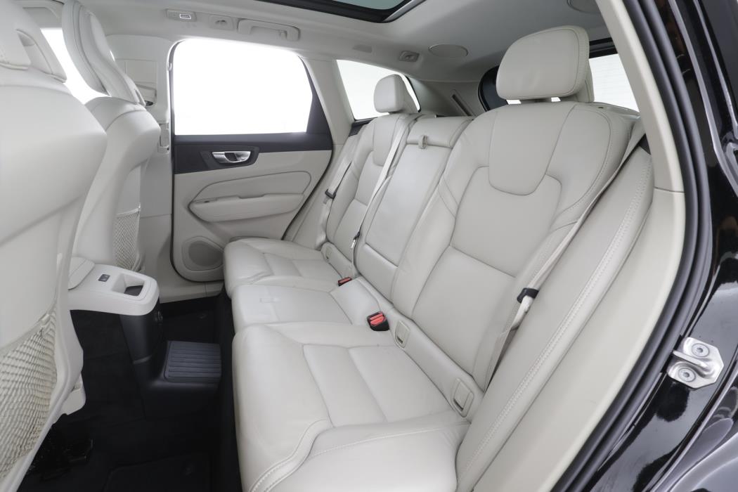 VOLVO XC60 2022