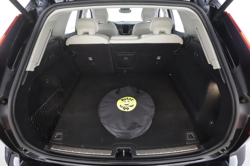 VOLVO XC60 2022