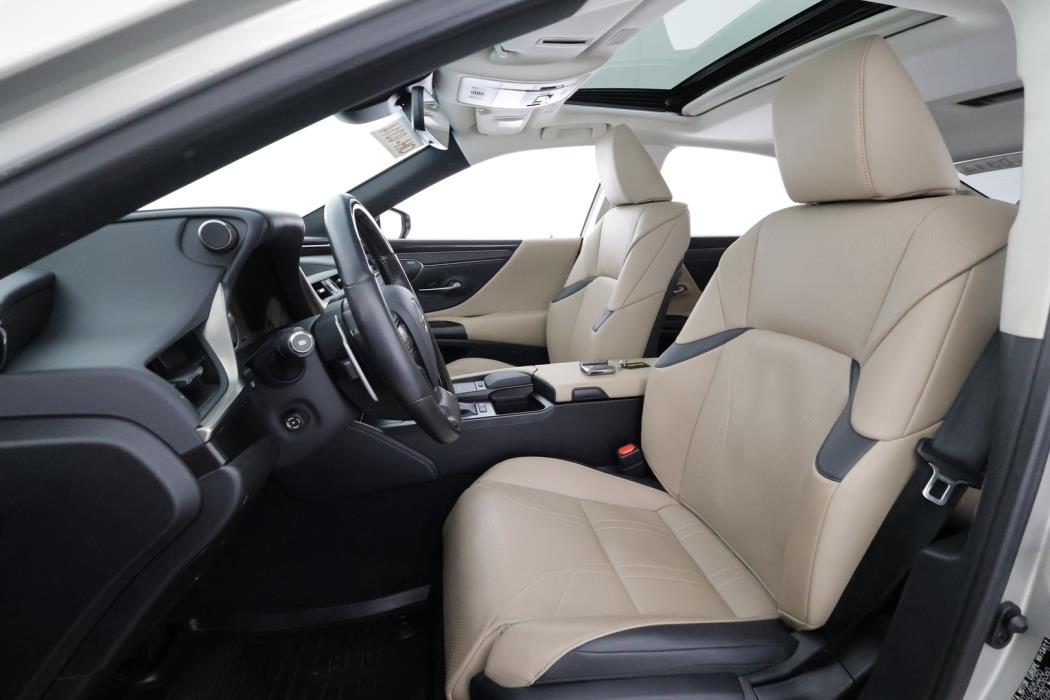 LEXUS ES 2019