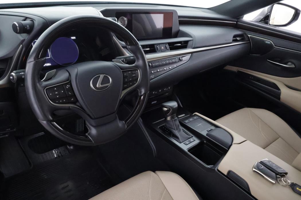 LEXUS ES 2019