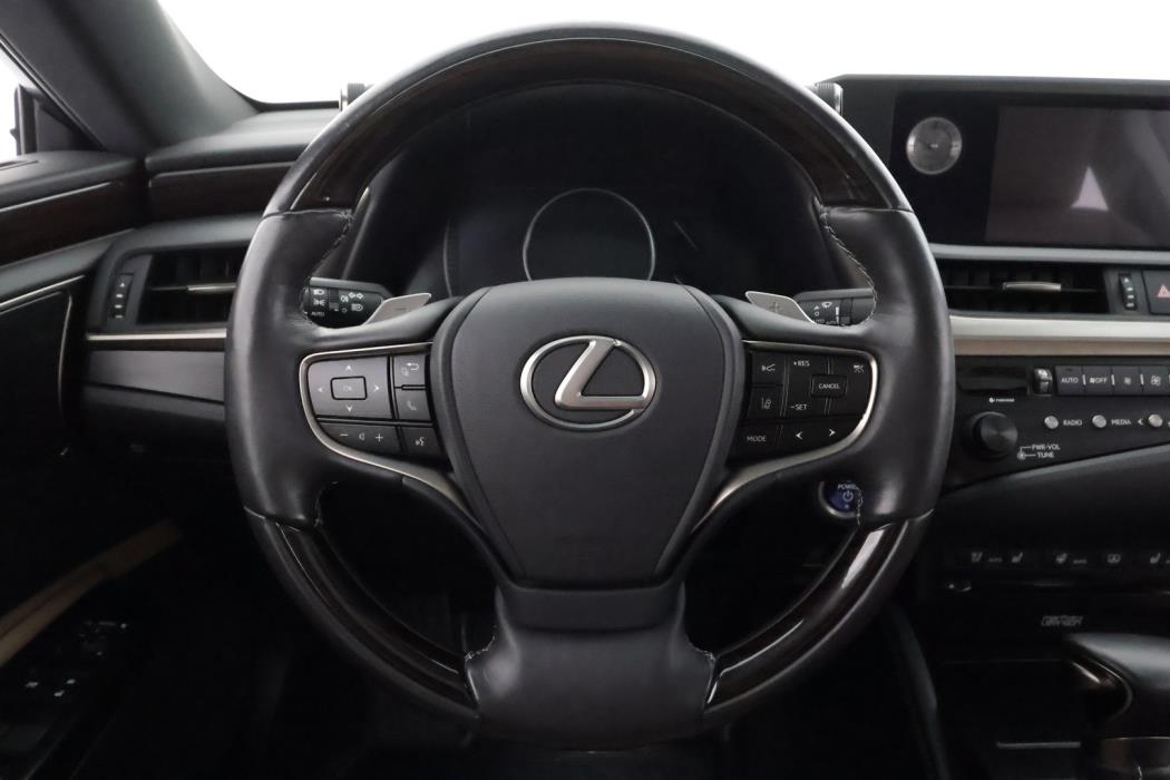 LEXUS ES 2019