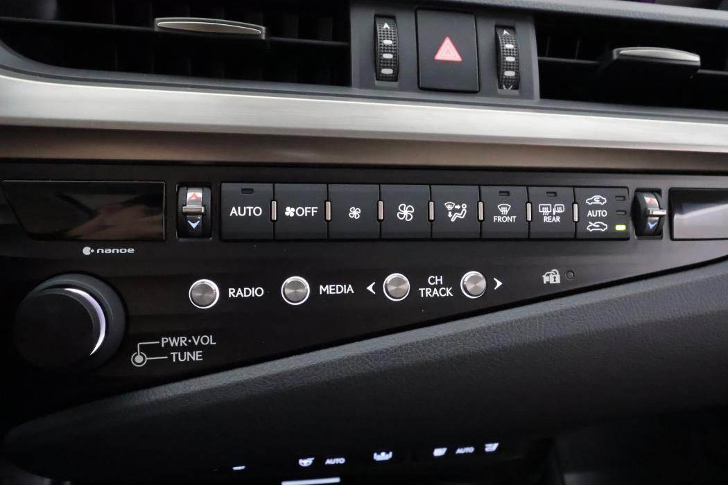 LEXUS ES 2019