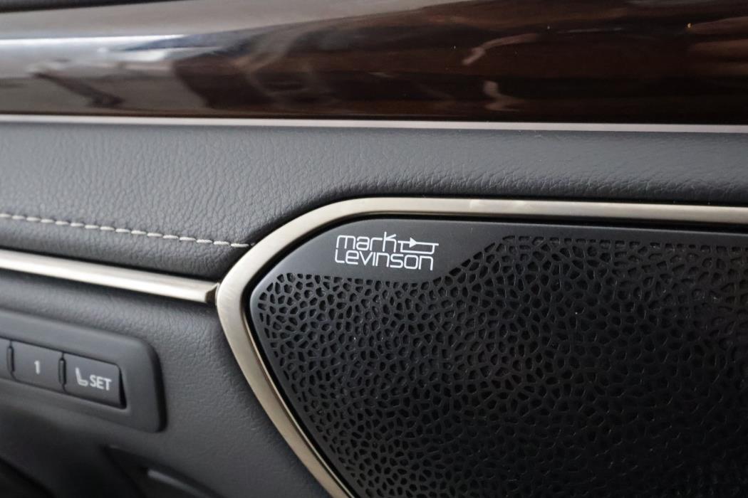 LEXUS ES 2019