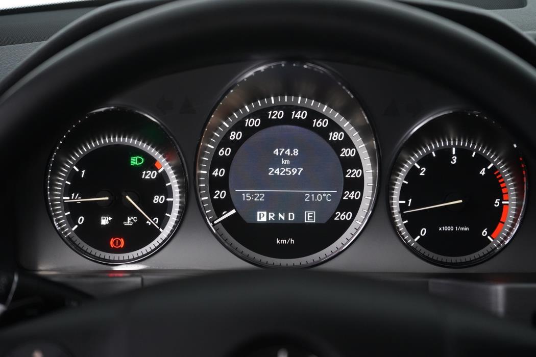 MERCEDES-BENZ GLK 2011