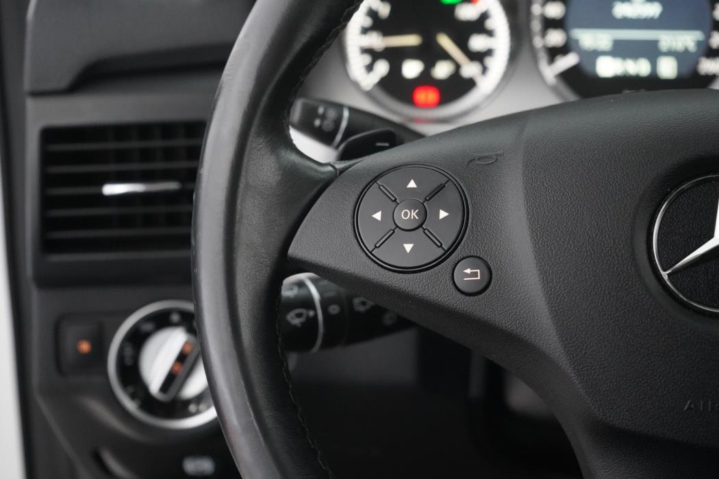 MERCEDES-BENZ GLK 2011