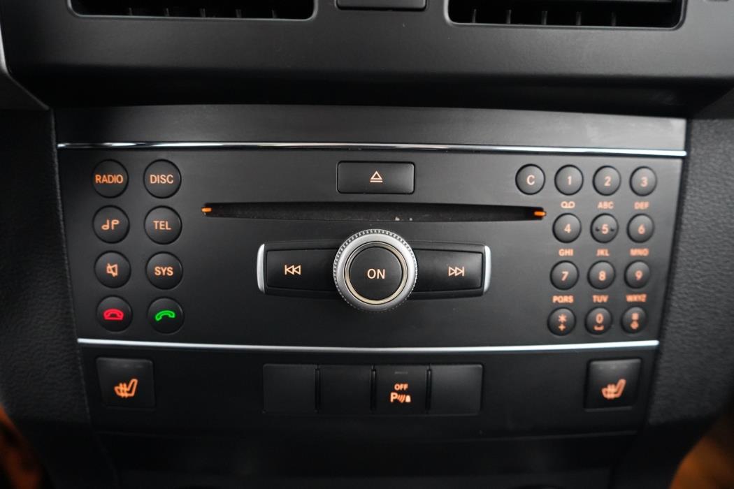 MERCEDES-BENZ GLK 2011