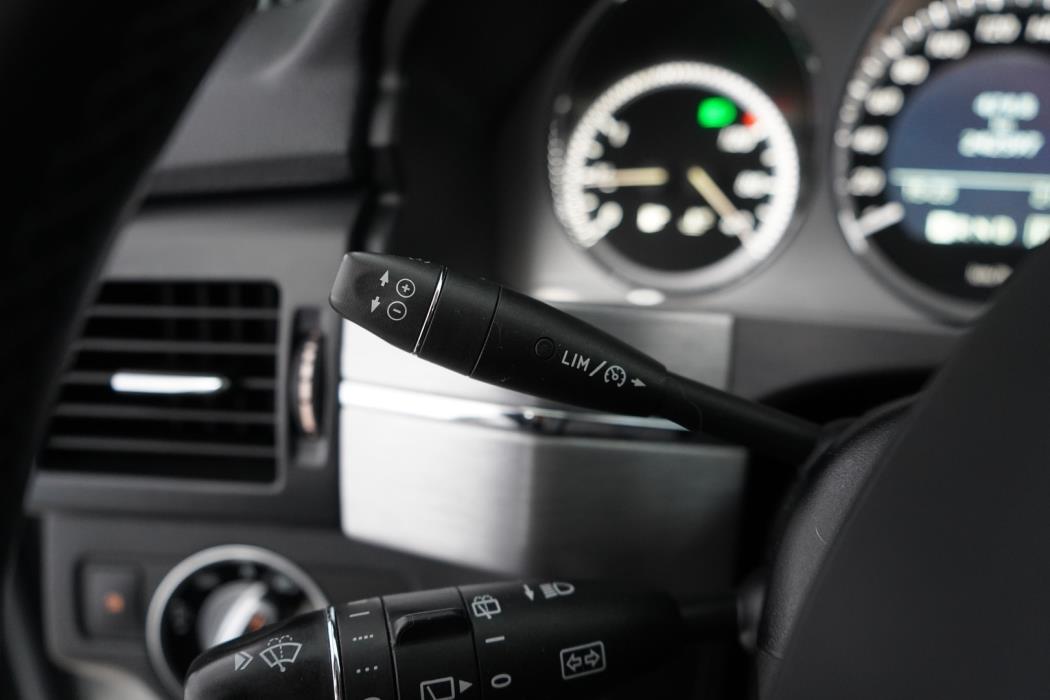 MERCEDES-BENZ GLK 2011
