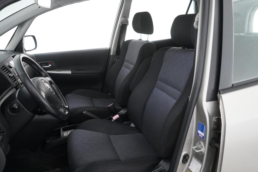 TOYOTA Corolla Verso 2003