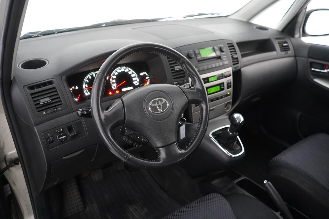 TOYOTA Corolla Verso 2003