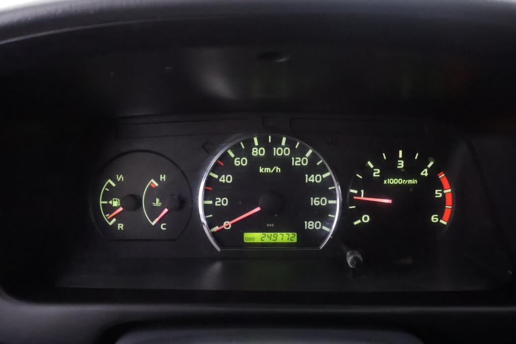 TOYOTA Hiace 2010