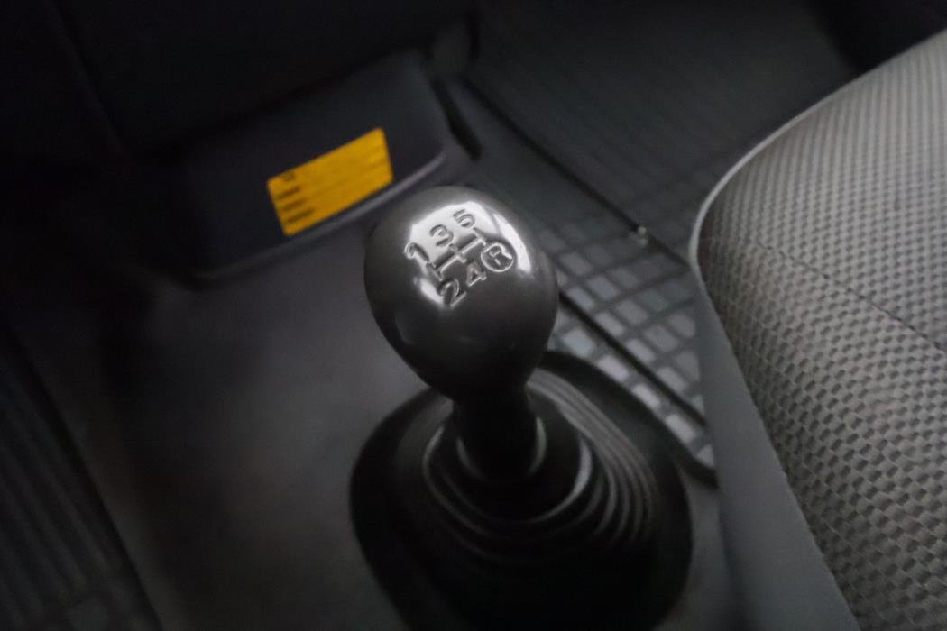TOYOTA Hiace 2010
