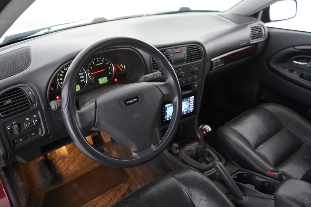 VOLVO V40 2004